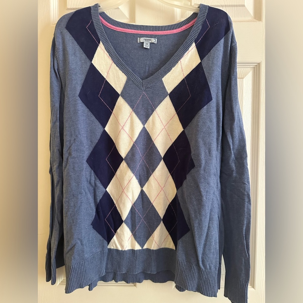 IZOD Women V-Neck Argyle Sweater in blue/white/pink. Women’s size 2x.